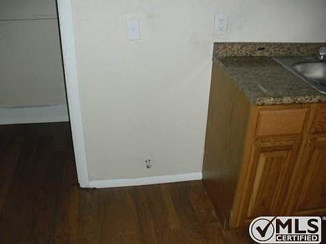5th image of 3417 Montana Ave