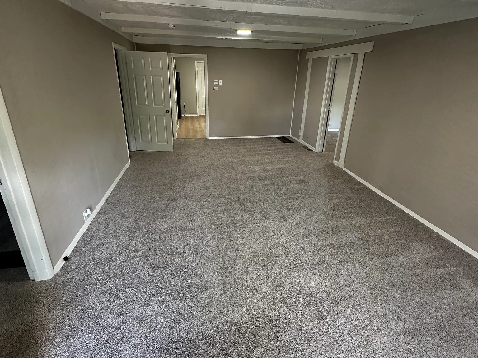 3 bed, 1323 sqft, $1,350 — Photo 2