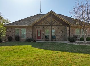 128 Mustang Springs Cir, Sunset, TX 76270