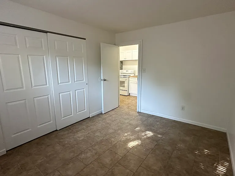 1303 Cove Ave #105 — Photo 8