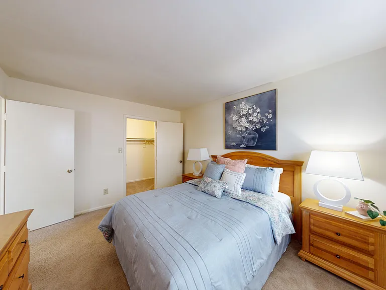 Lakewood Garden Apartments — Photo 13