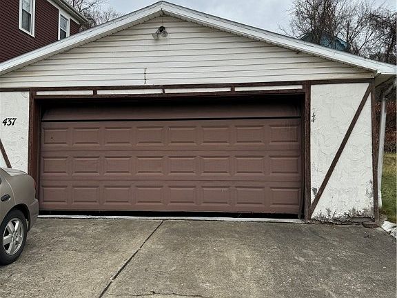 2nd image of 437 Linden Ave