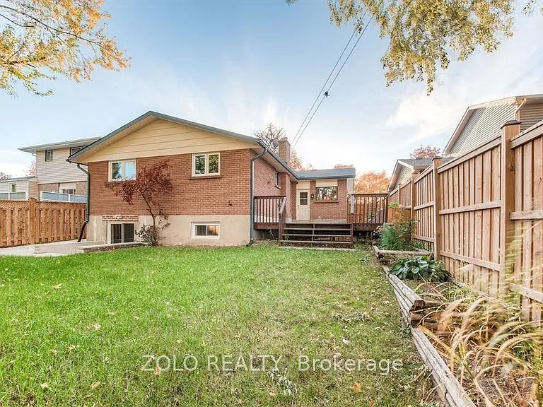 15 Nathaniel Cres #UPPER — Photo 15