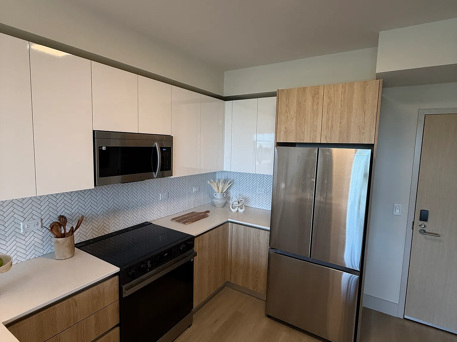 Studio, 552 sqft, $1,970 — Photo 4