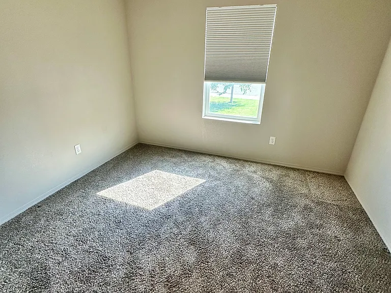 16928 Loggia Ave — Photo 11