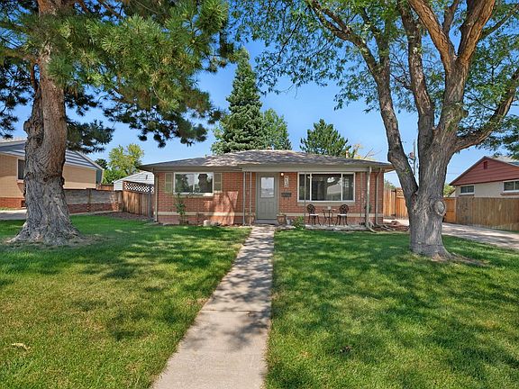 2nd image of 1424 S Beach Ct