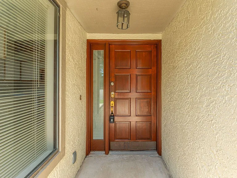 1219 Oakmont Dr — Photo 5