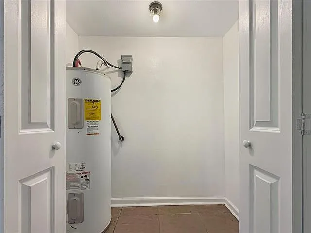 9020 Bunker Hill Rd — Photo 10