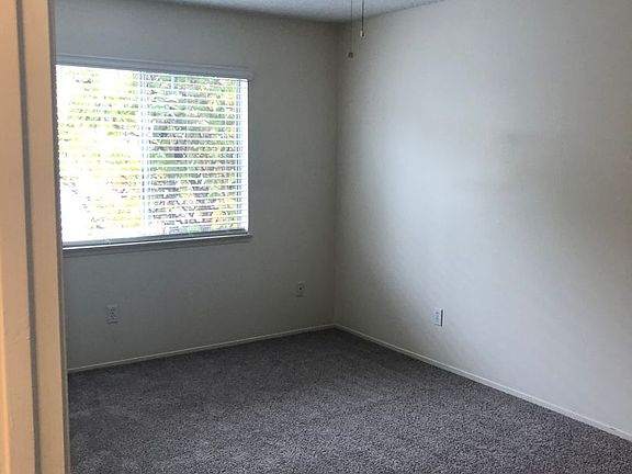 5th image of 390 S Mollison Ave #13