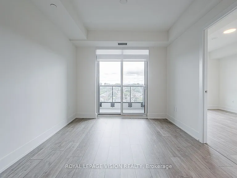 858 Dupont St #819 — Photo 11