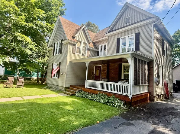 33 2nd St, Malone, NY 12953