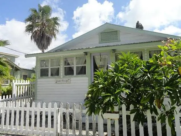 111 4th St S, Bradenton Beach, FL 34217