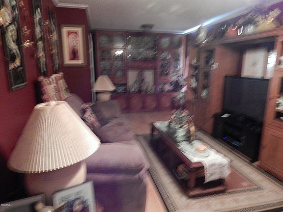 5th image of 2217 Farmington Dr