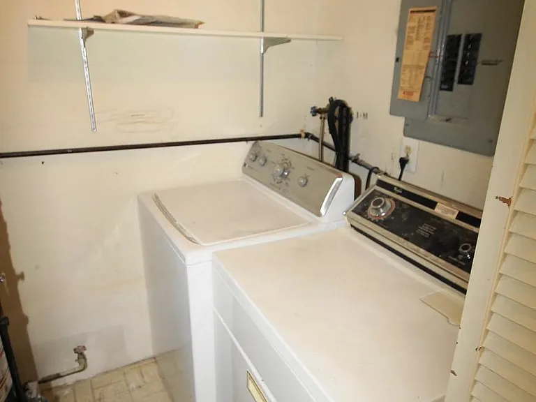 37 Belmont Sta — Photo 11