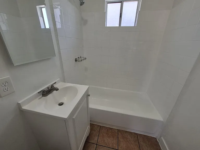428 N Poplar Ave — Photo 14