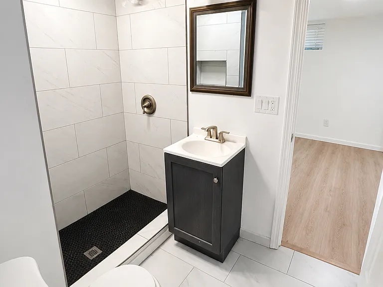 5309 W 71st St — Photo 5