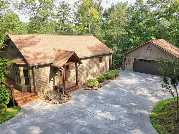 386 Arbor Dr, Lakemont, GA 30552