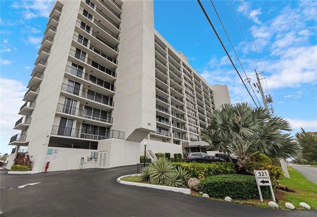 521 N Riverside Drive #602, photo 5