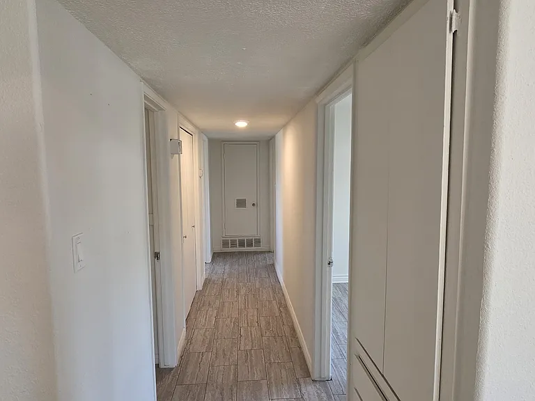 1201 E Barcelona Ave — Photo 19