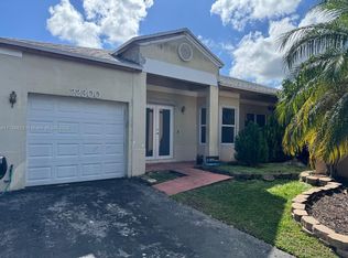 22300 SW 99th Ave, Cutler Bay, FL 33190