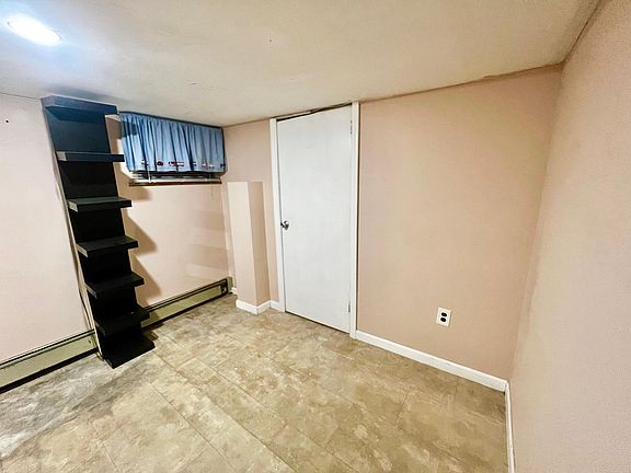 5th image of 9319 93rd Ave #B