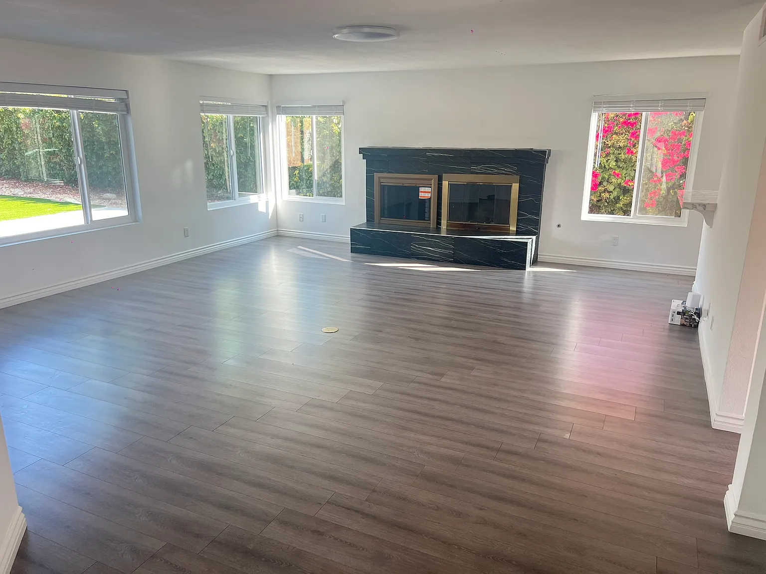 4 bed, 2601 sqft, $4,500 — Photo 2