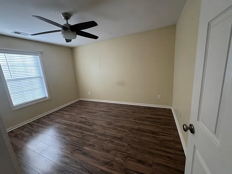 10916 Collington Dr — Photo 23