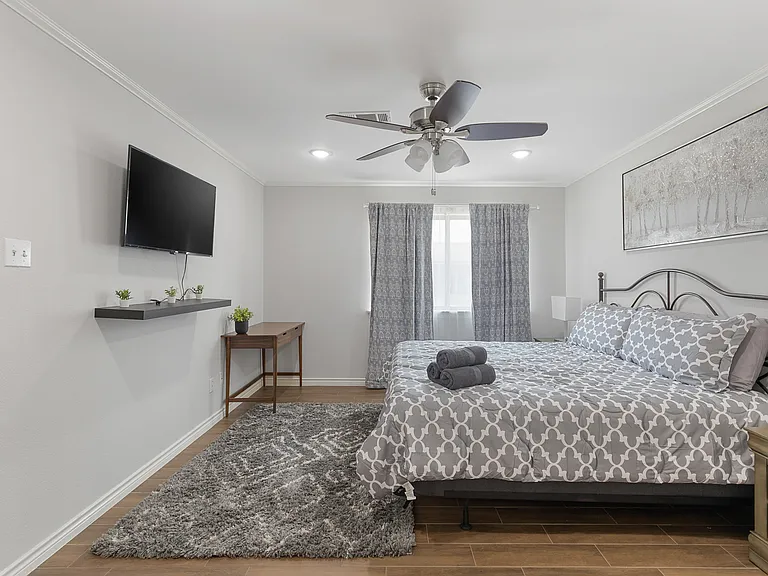 2620 Catalina Way — Photo 12