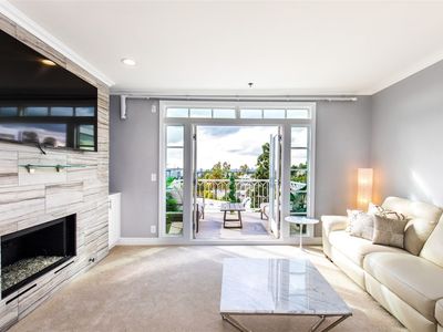 2222 N Beachwood Dr APT 415, Los Angeles, CA, 90068