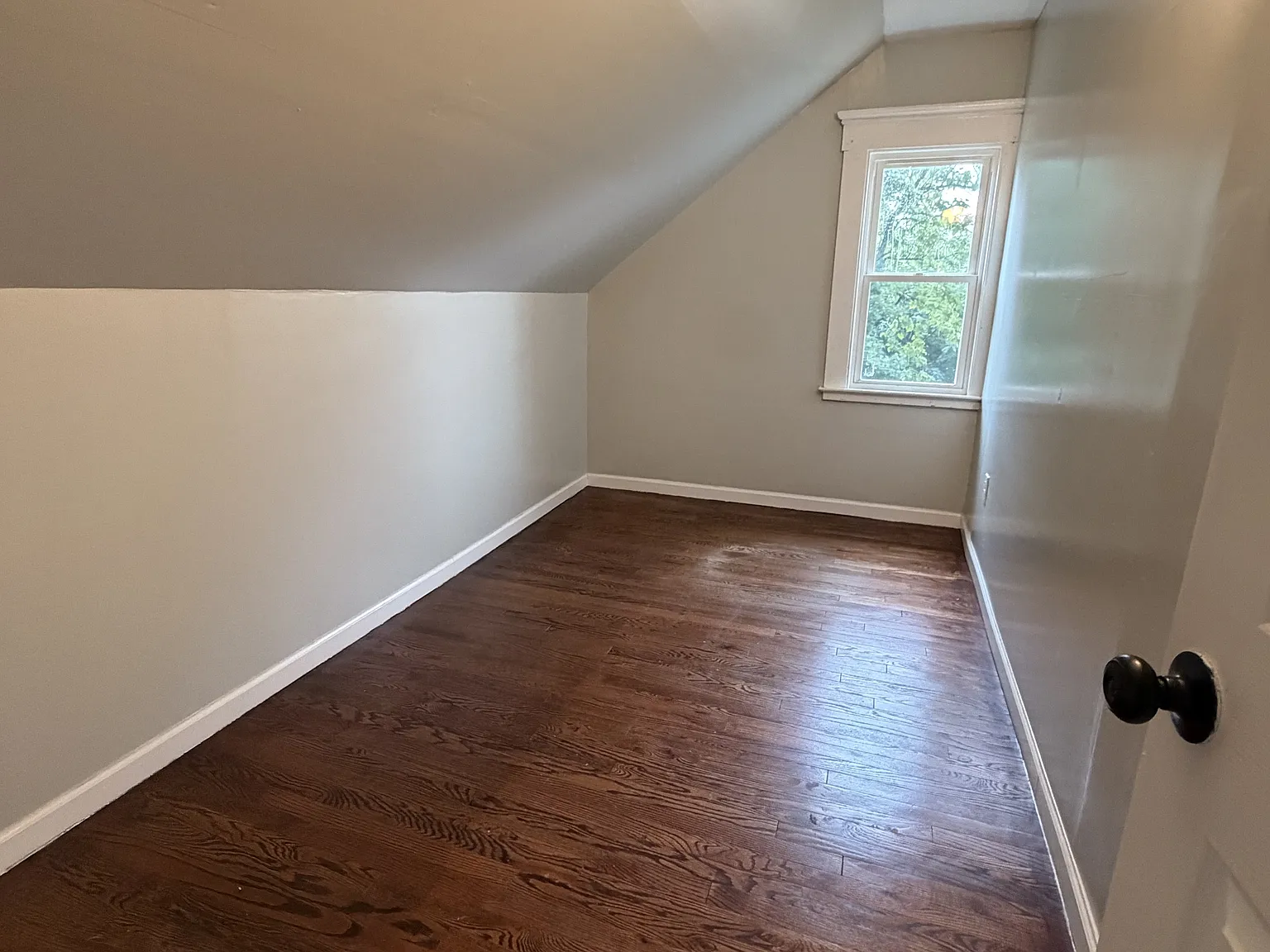 3 bed, 1082 sqft, $1,775 — Photo 3