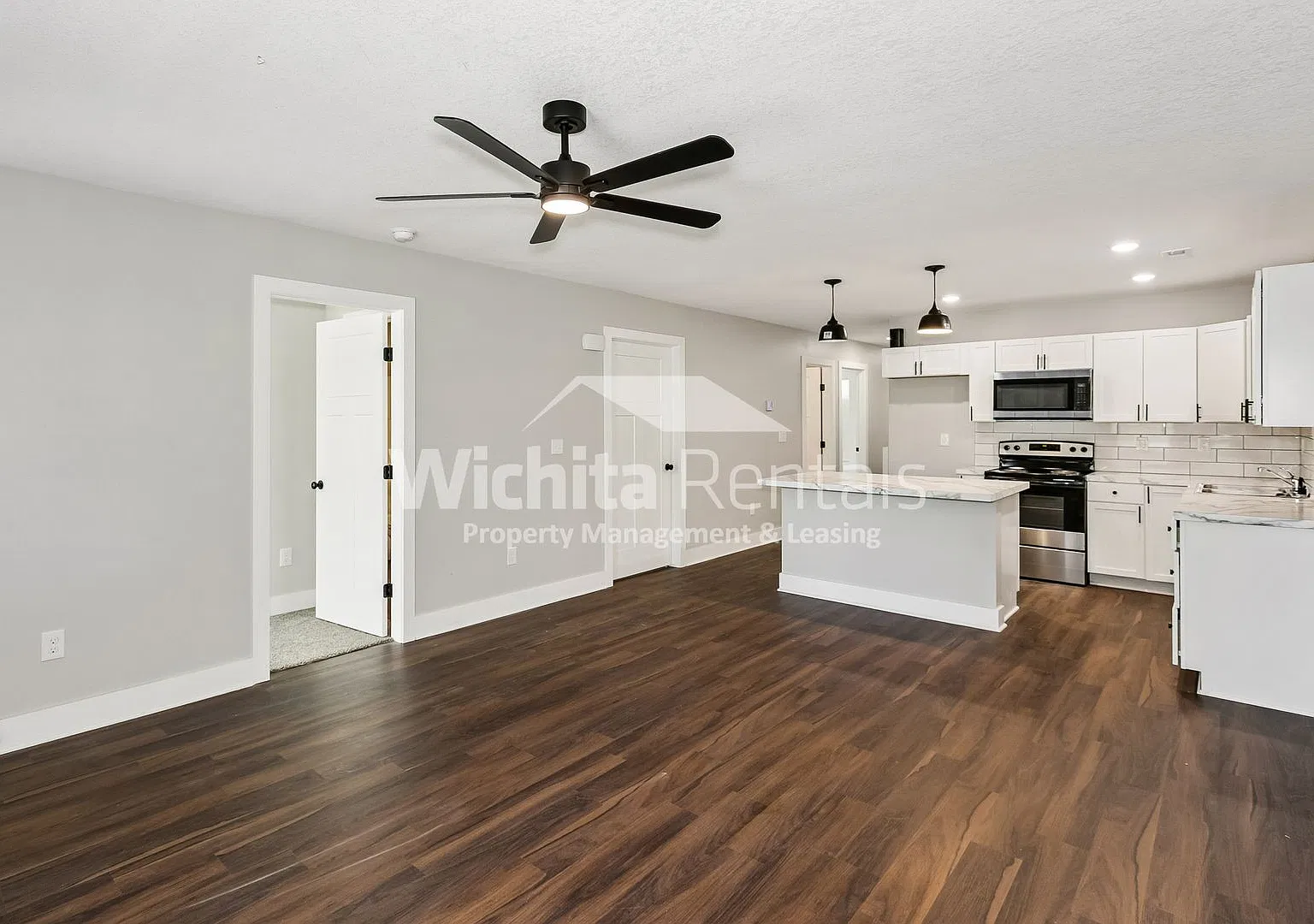 707 S Edwards Ave — Photo 2