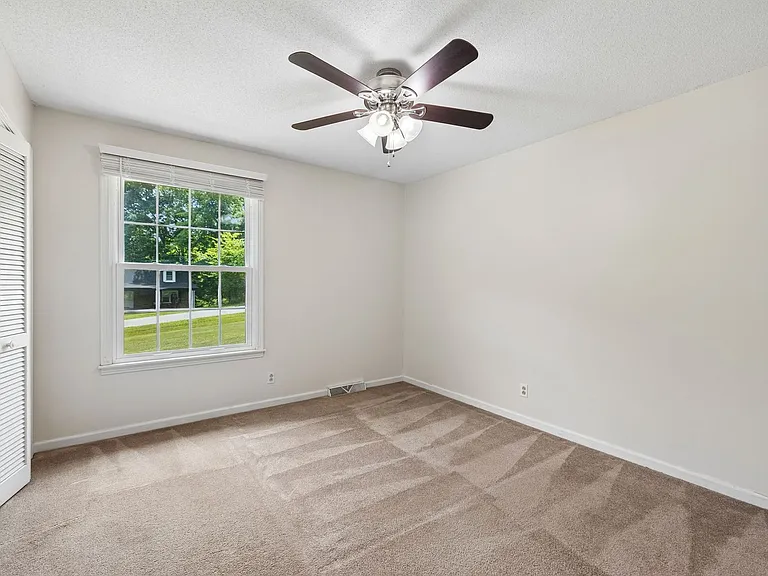 1810 Theresa Dr — Photo 25