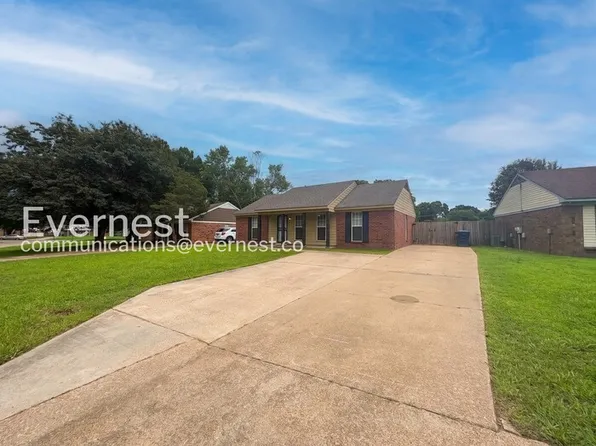 6230 Somerset Dr, Horn Lake, MS 38637
