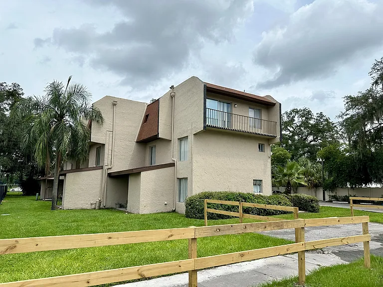 Uptown Palms Exterior