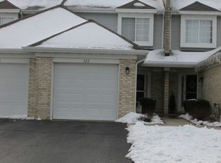 322 Lakeview Cir, Bolingbrook, IL 60440