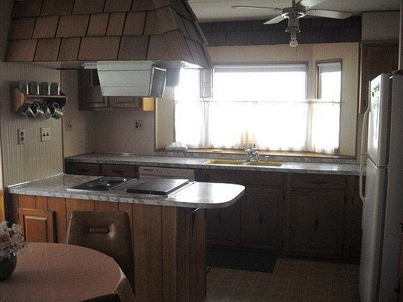 4th image of 100 E Hackberry Ave Unit 84