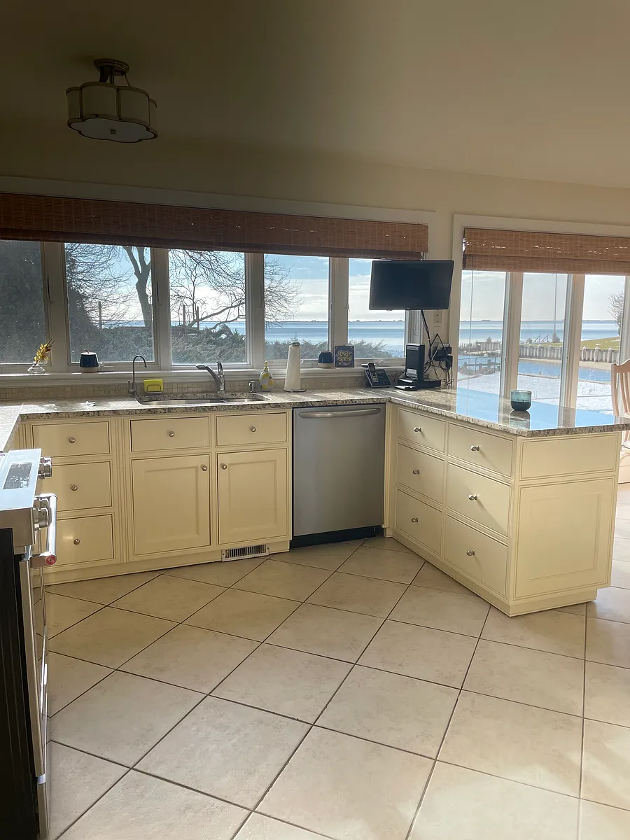 Building Photo - 45 Romana Dr