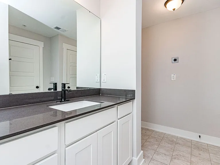 813 N O'Neil Street — Photo 7