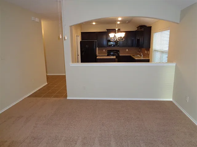1000 Churchill Dr — Photo 4