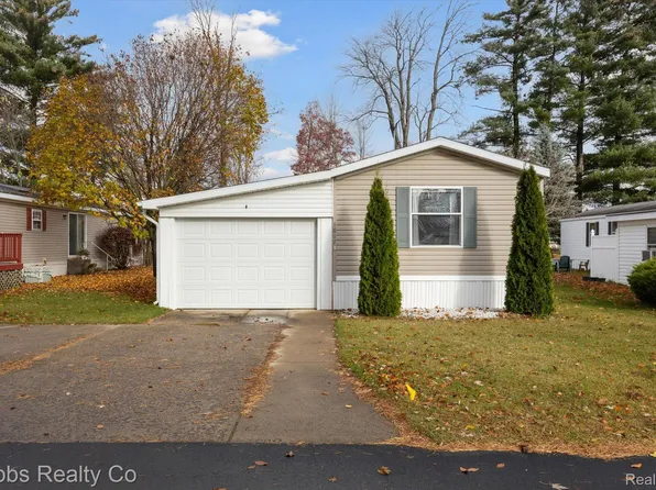 1817 Sunset Dr, Caro, MI 48723