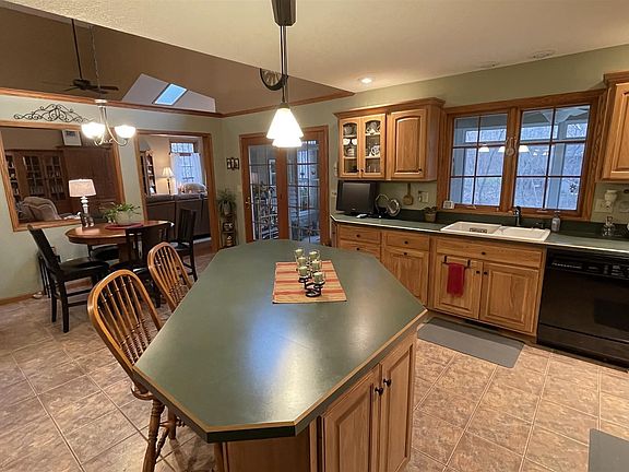 2nd image of 12 White Oak Dr