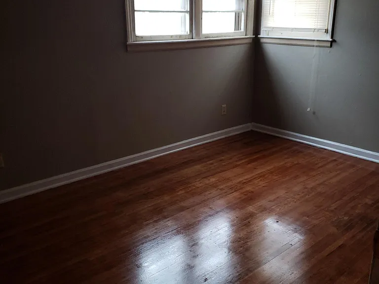 1102 N Glendale St — Photo 6