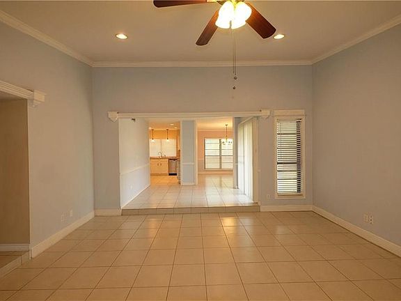 2nd image of 3213 Catalpa St