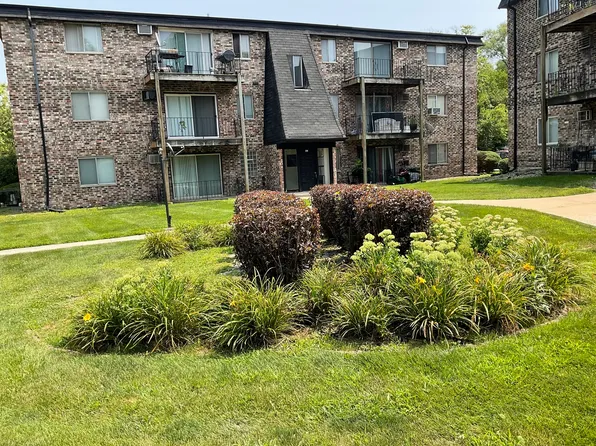 1017 E 194th St APT 302A, Glenwood, IL 60425
