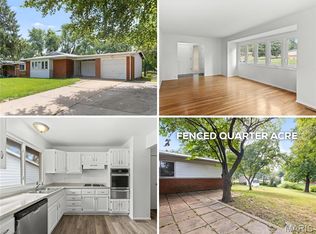 3190 N Waterford Dr, Florissant, MO 63033