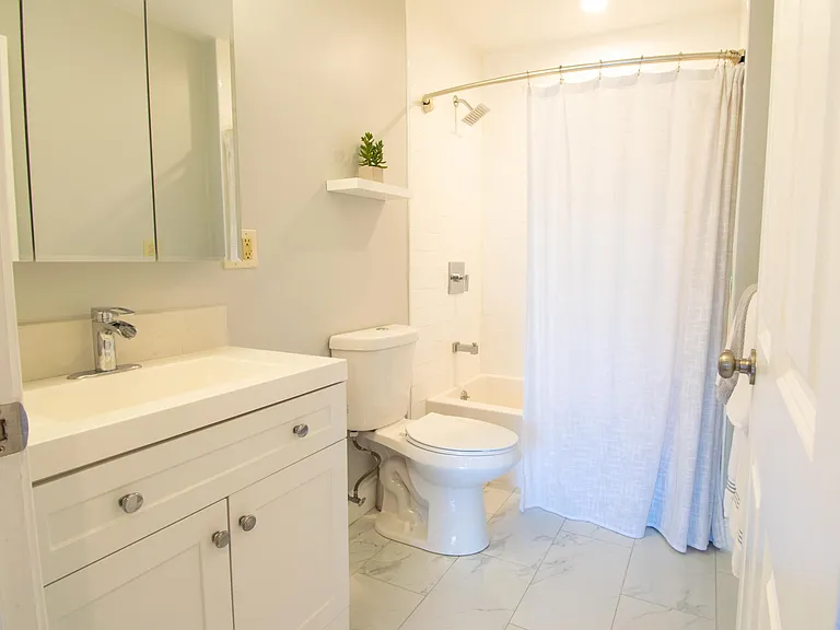 39 Fenton St #5 — Photo 5
