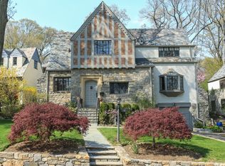 12 Huguenot Dr, Larchmont, NY 10538