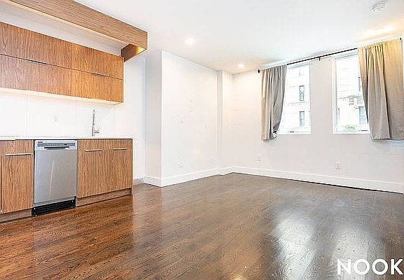 2nd image of 495 Saint Johns Pl APT 1C