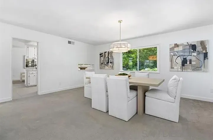 445 Avenida Primavera — Photo 31