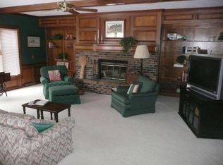 402 Berkshire Dr, Perrysburg, OH 43551
